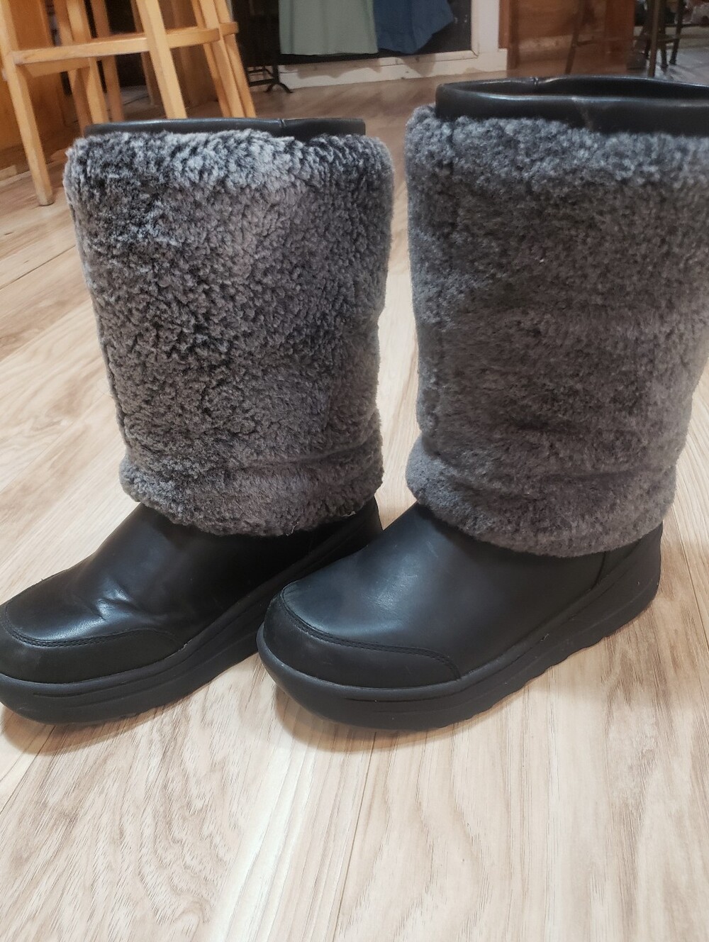 UGG Marien Waterproof Black Leather Grey Shearling Fur Winter Boots